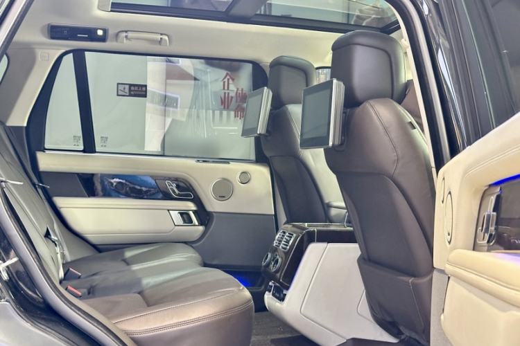 Used Land Rover Range 2021 3.0 L6 Century Extended Classic Edition Interior 2