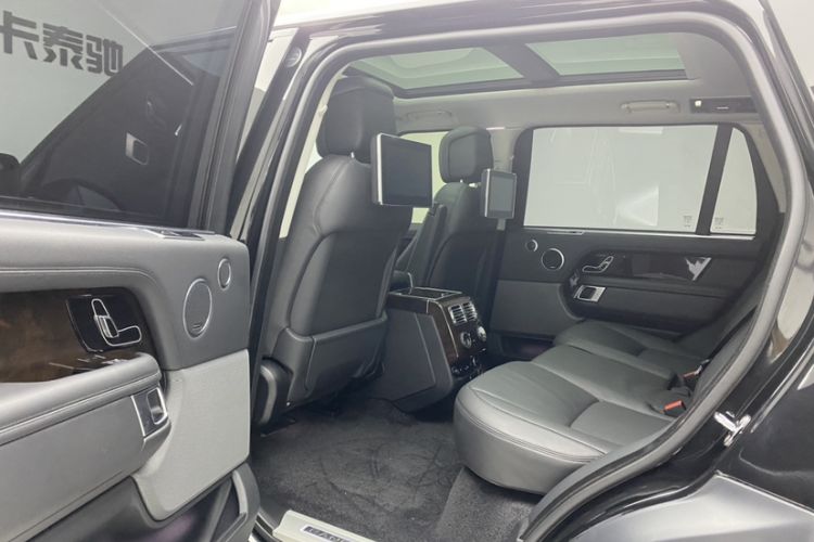 Used Land Rover Range 2021 3.0 L6 Century Extended Classic Edition Interior 3