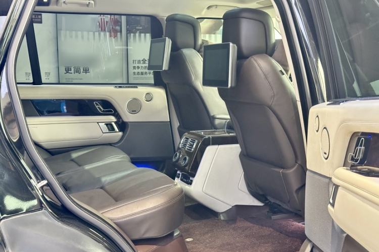 Used Land Rover Range 2021 3.0 L6 Century Extended Classic Edition Interior 3