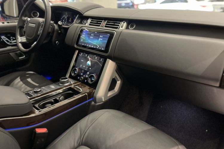 Used Land Rover Range 2021 3.0 L6 Century Extended Classic Edition Interior 3