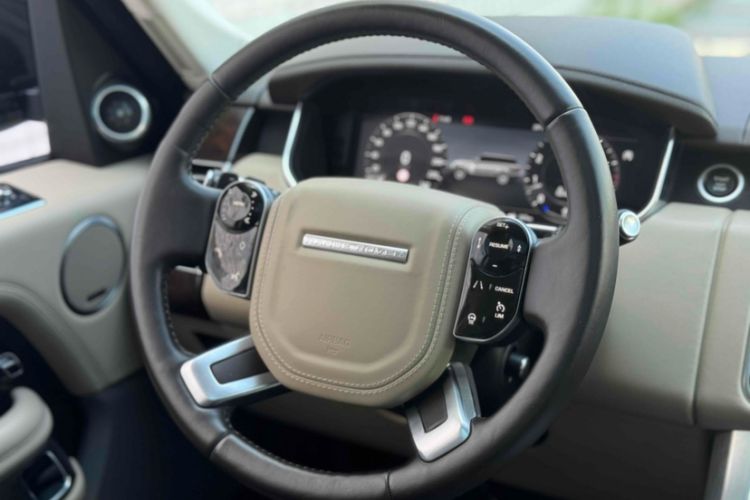 Used Land Rover Range 2021 3.0 L6 Century Extended Classic Edition Interior 4