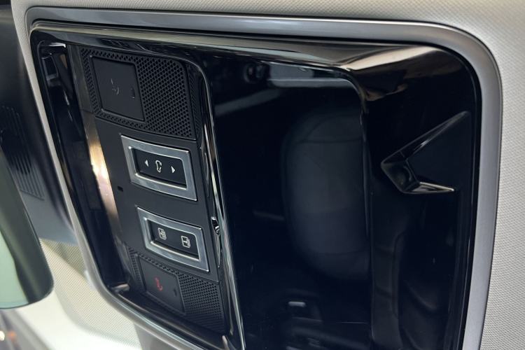 Used Land Rover Range 2021 3.0 L6 Grand Edition Interior 4