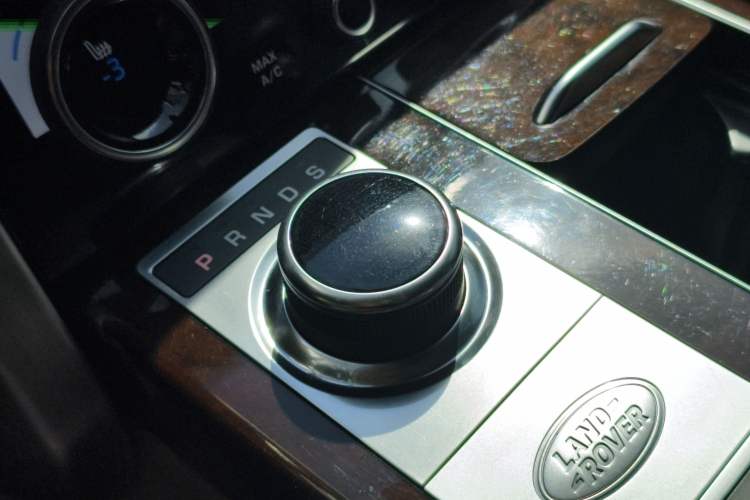 Used Land Rover Range 2021 3.0 L6 Century Extended Classic Edition Interior 4
