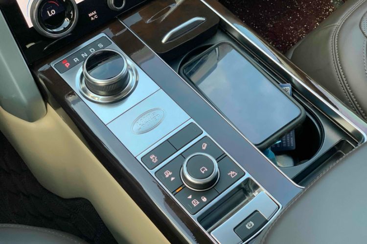Used Land Rover Range 2021 3.0 L6 Century Extended Classic Edition Interior 4