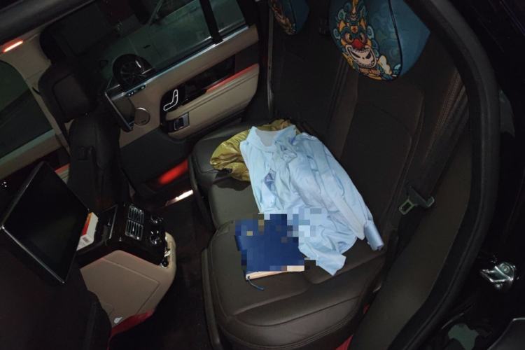 Used Land Rover Range 2021 3.0 L6 Century Extended Classic Edition Interior 4