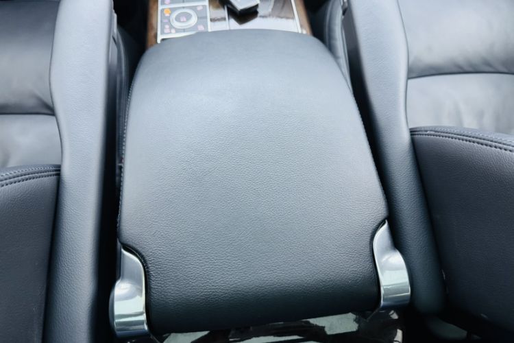 Used Land Rover Range 2021 3.0 L6 Grand Edition Interior 4