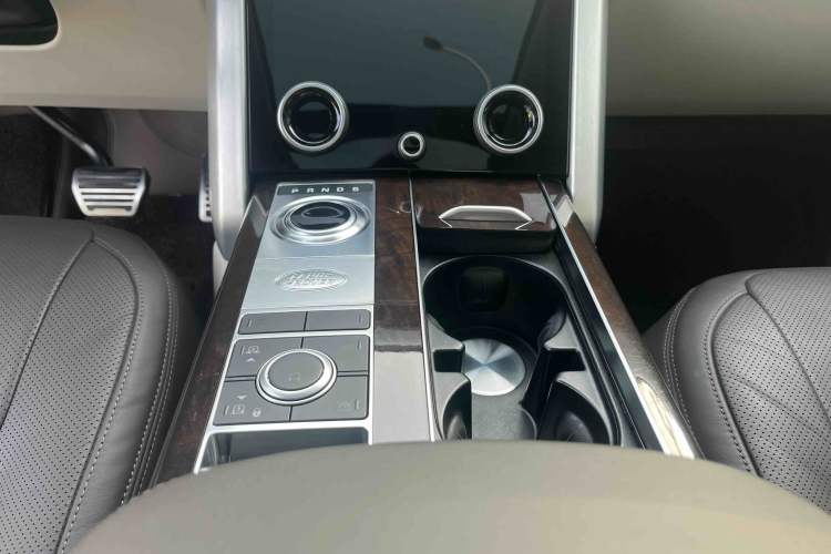 Used Land Rover Range 2021 3.0 L6 Century Extended Classic Edition Interior 5