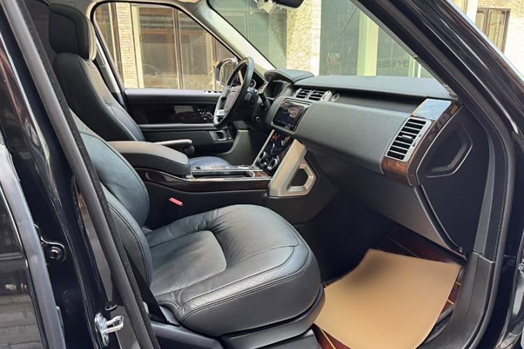 Used Land Rover Range 2021 3.0 L6 Grand Edition Interior 5