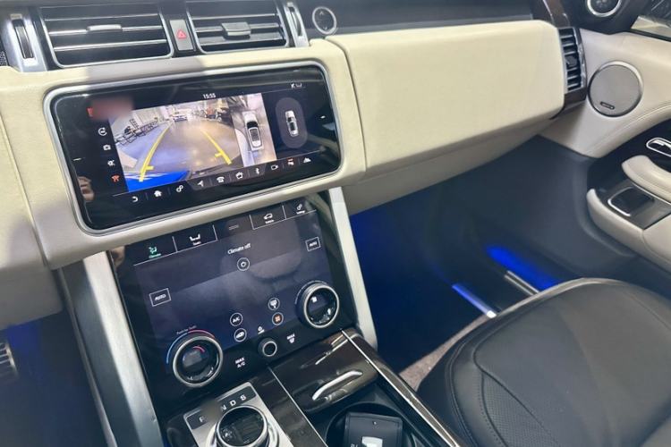 Used Land Rover Range 2021 3.0 L6 Century Extended Classic Edition Interior 5