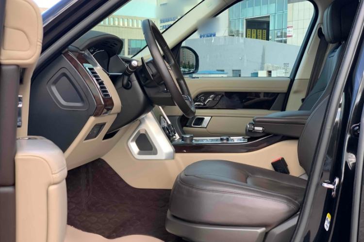 Used Land Rover Range 2021 3.0 L6 Century Extended Classic Edition Interior 5