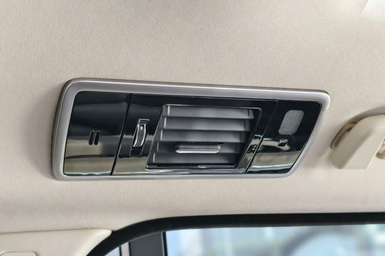 Used Land Rover Range 2021 3.0 L6 Century Extended Classic Edition Interior 6
