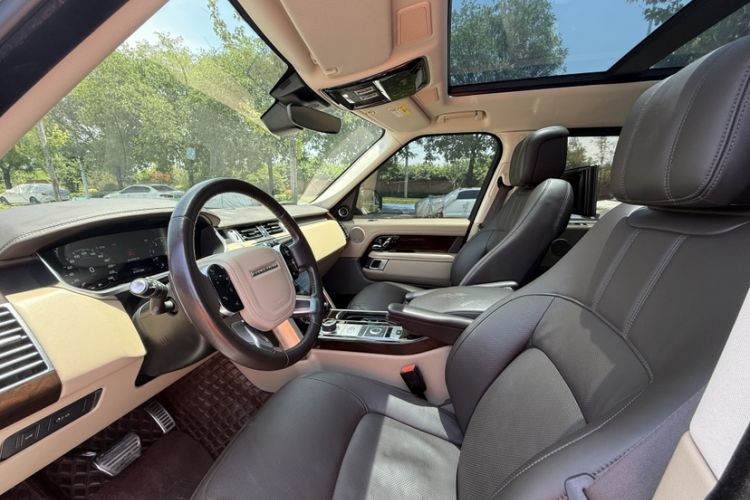 Used Land Rover Range 2021 3.0 L6 Century Extended Classic Edition Interior 6