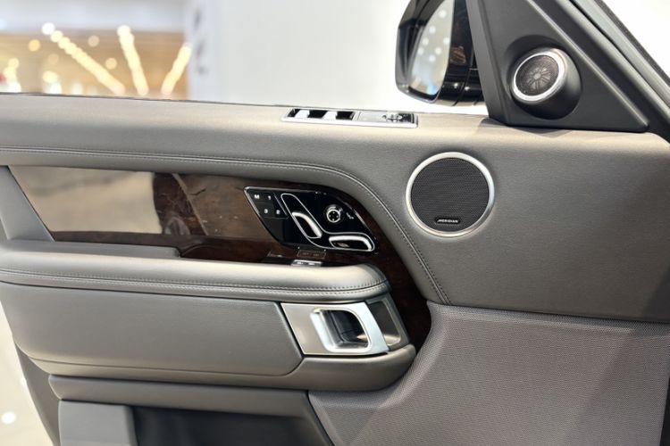 Used Land Rover Range 2021 3.0 L6 Grand Edition Interior 6