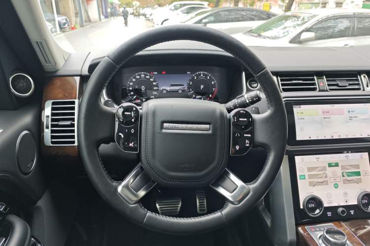 Used Land Rover Range 2021 3.0 L6 Century Extended Classic Edition Interior 6