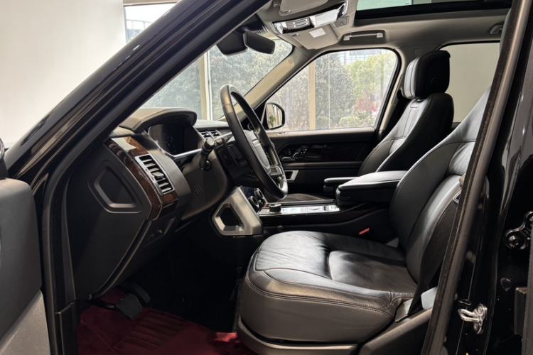 Used Land Rover Range 2021 3.0 L6 Grand Edition Interior 6
