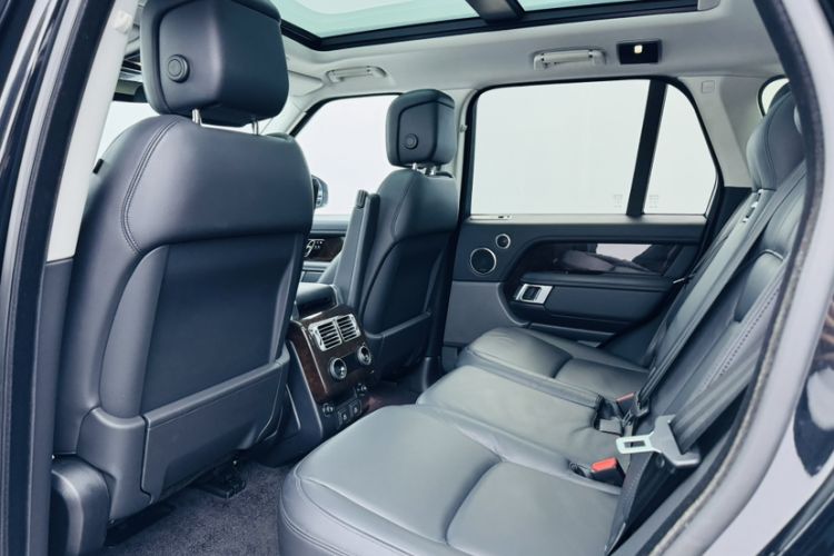 Used Land Rover Range 2021 3.0 L6 Grand Edition Interior 8