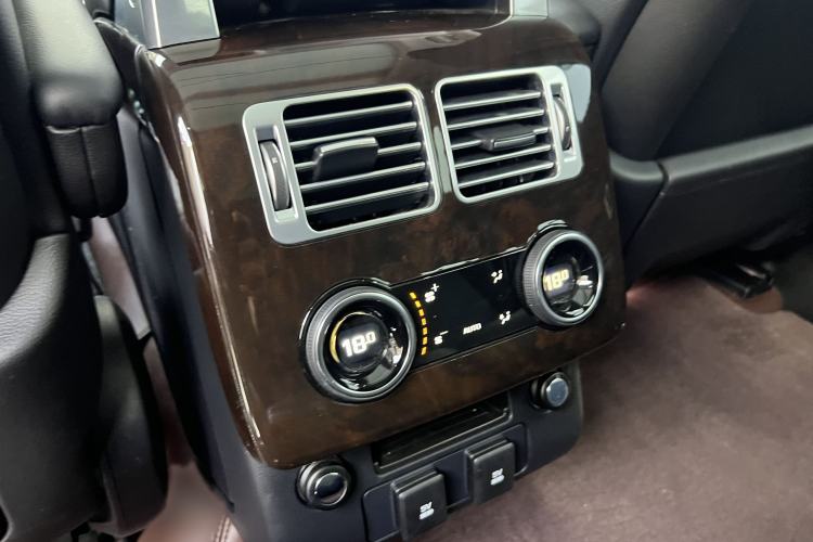 Used Land Rover Range 2021 3.0 L6 Grand Edition Interior 9