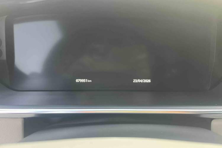 Used Land Rover Range 2021 3.0 L6 Century Extended Classic Edition Odometer Close Up