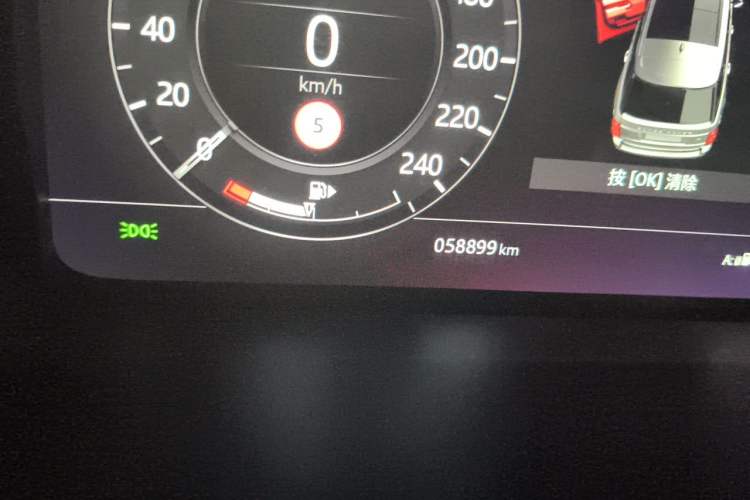 Used Land Rover Range 2021 3.0 L6 Century Extended Classic Edition Odometer Close Up
