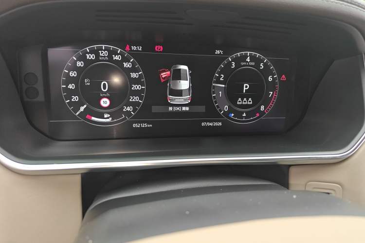 Used Land Rover Range 2021 3.0 L6 Century Extended Classic Edition Odometer Close Up
