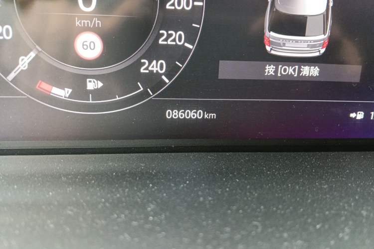 Used Land Rover Range 2021 3.0 L6 Centennial Edition Odometer Close Up