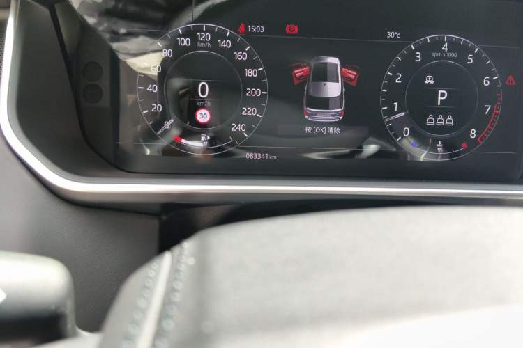 Used Land Rover Range 2021 3.0 L6 Century Extended Classic Edition Odometer Close Up