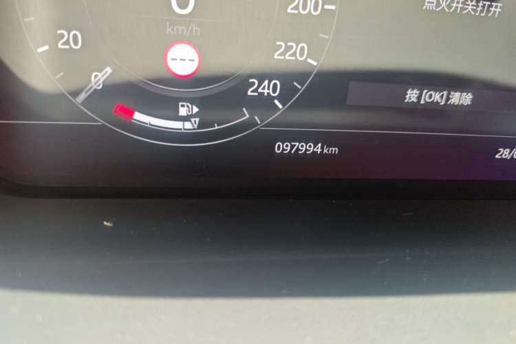 Used Land Rover Range  Odometer Close Up