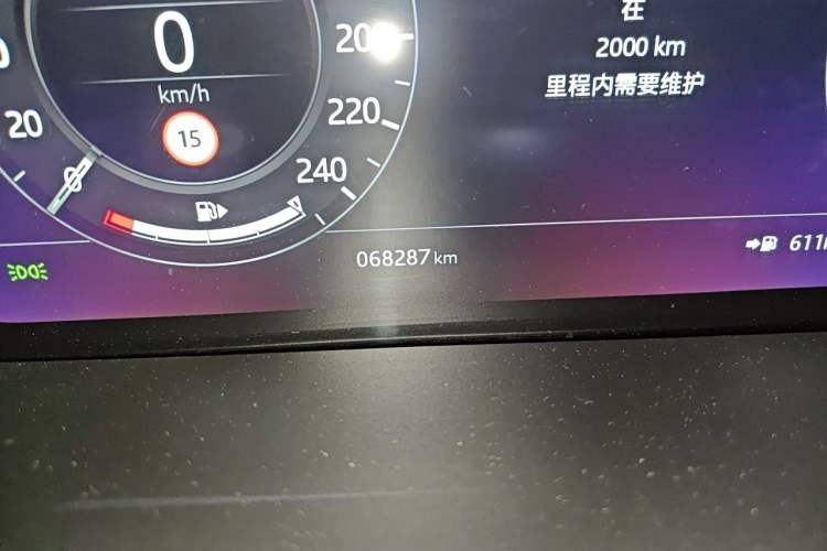 Used Land Rover Range  Odometer Close Up