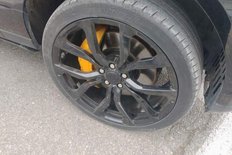 Used Land Rover Range  Right Front Wheel Hub
