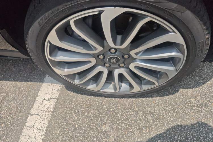Used Land Rover Range  Right Front Wheel Hub