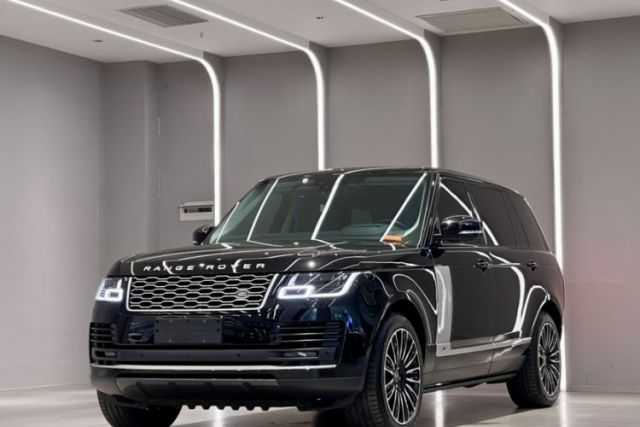 Used Land Rover Range 2021 3.0 L6 Century Extended Classic Edition