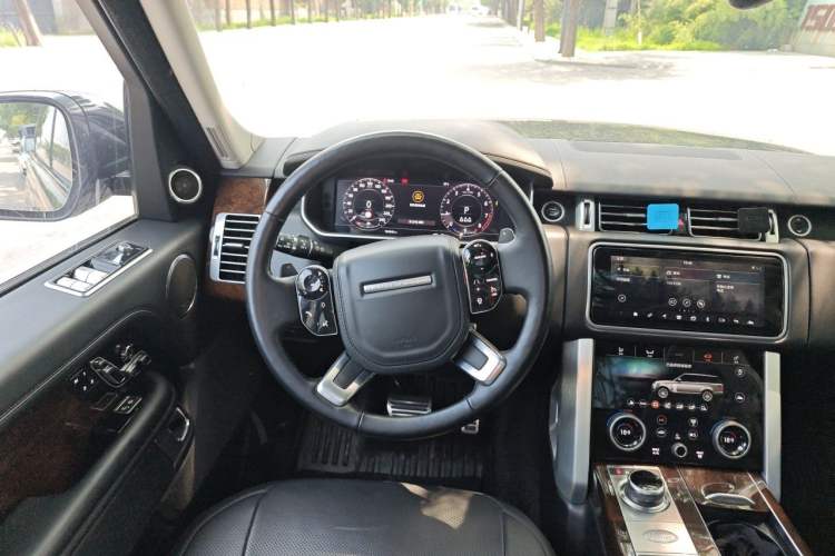 Used Land Rover Range 2021 3.0 L6 Century Extended Classic Edition Steering Wheel