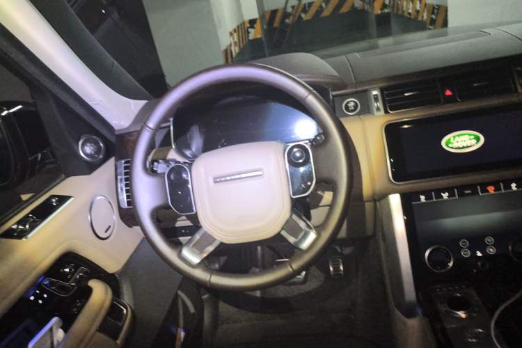 Used Land Rover Range 2021 3.0 L6 Century Extended Classic Edition Steering Wheel