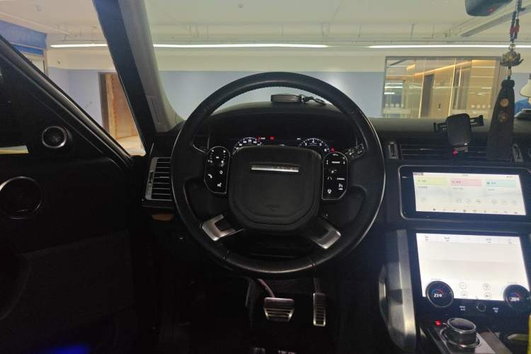 Used Land Rover Range 2021 3.0 L6 Century Extended Classic Edition Steering Wheel
