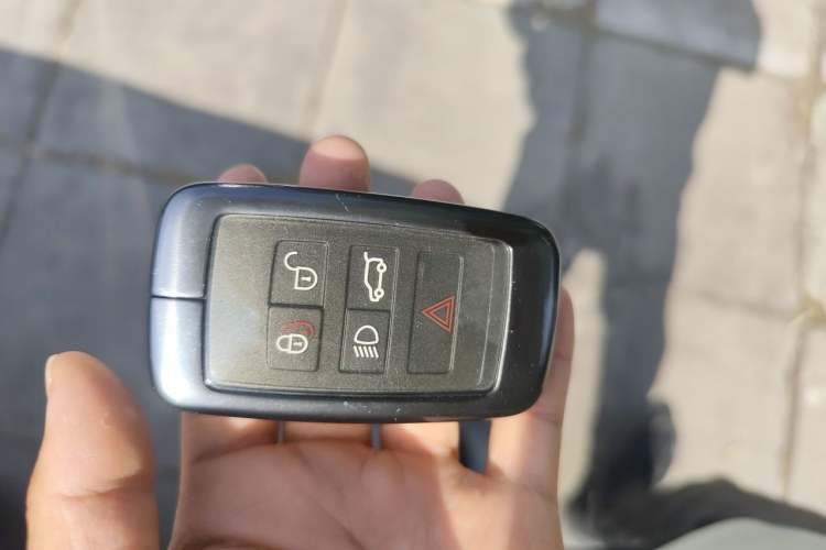 Used Land Rover Range 2021 3.0 L6 Century Extended Classic Edition Vehicle Key