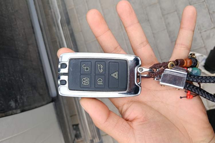 Used Land Rover Range 2021 3.0 L6 Centennial Edition Vehicle Key