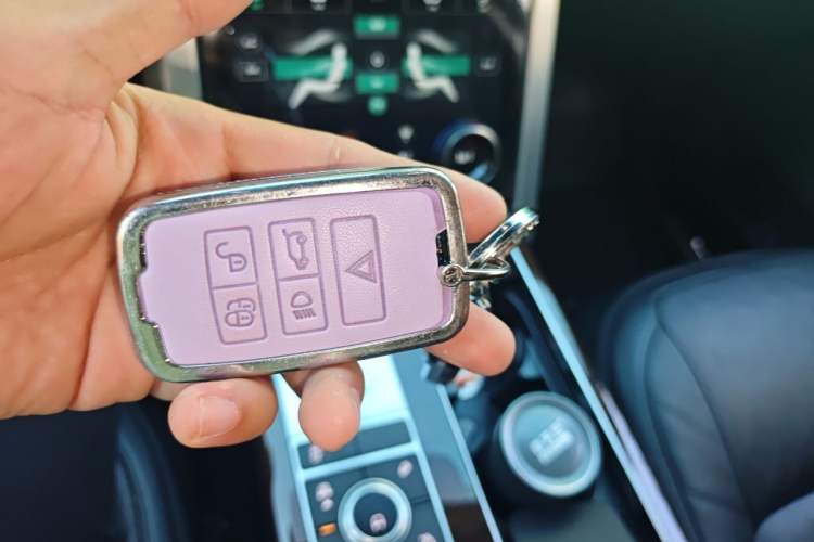 Used Land Rover Range 2021 3.0 L6 Century Extended Classic Edition Vehicle Key