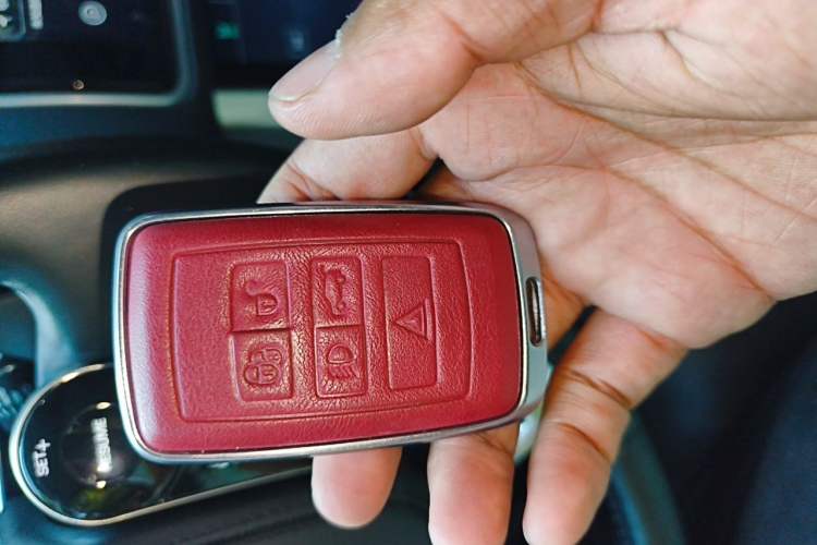 Used Land Rover Range 2021 3.0 L6 Centennial Edition Vehicle Key