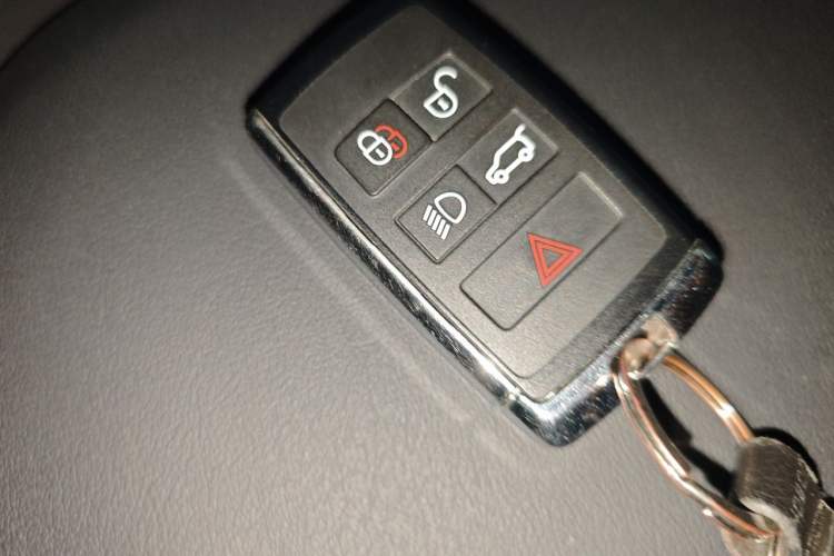 Used Land Rover Range 2021 3.0 L6 Grand Edition Vehicle Key