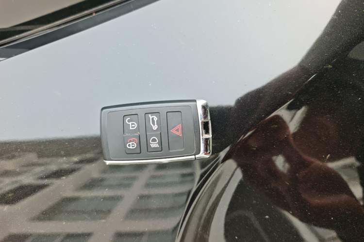 Used Land Rover Range 2021 3.0 L6 Century Extended Classic Edition Vehicle Key