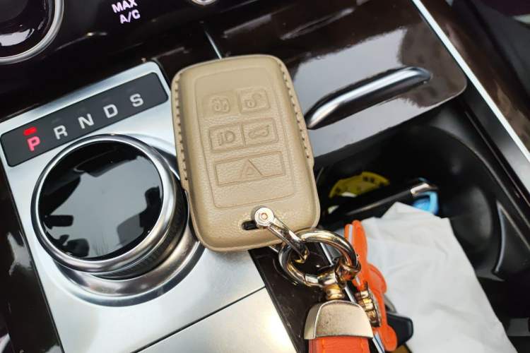 Used Land Rover Range 2021 3.0 L6 Century Extended Classic Edition Vehicle Key