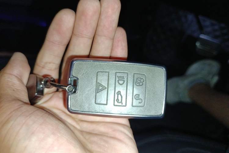 Used Land Rover Range 2021 3.0 L6 Century Extended Classic Edition Vehicle Key