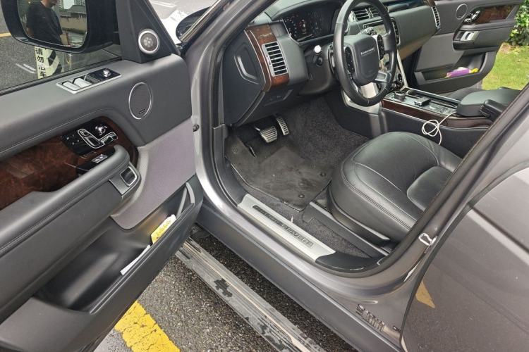 Used Land Rover Range 2021 3.0 L6 Century Extended Classic Edition Driver Seat