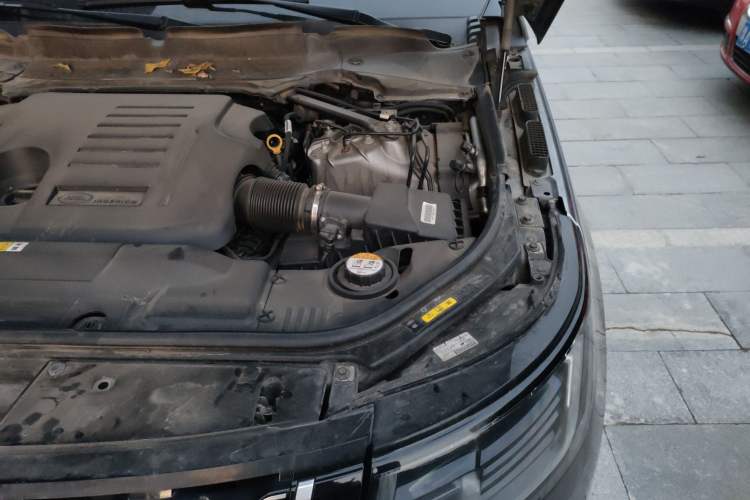 Used Land Rover Range 2021 3.0 L6 Century Extended Classic Edition Engine Bay Left