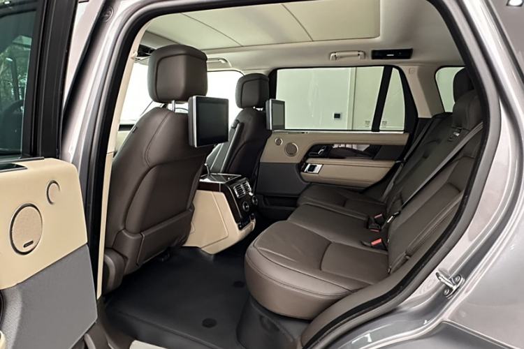 Used Land Rover Range 2021 3.0 L6 Century Extended Classic Edition Interior 2