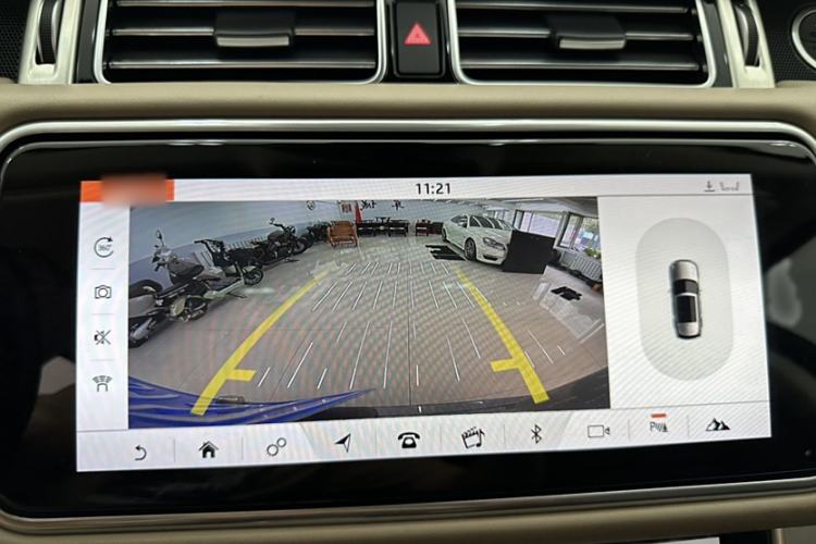 Used Land Rover Range 2021 3.0 L6 Century Extended Classic Edition Interior 4
