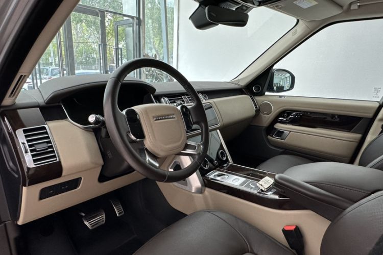 Used Land Rover Range 2021 3.0 L6 Century Extended Classic Edition Interior 8