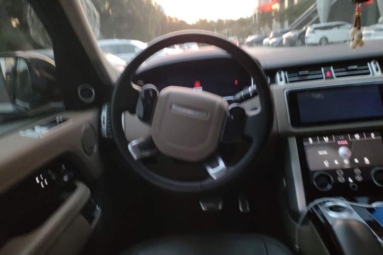 Used Land Rover Range 2021 3.0 L6 Century Extended Classic Edition Steering Wheel