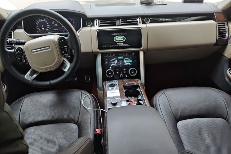 Used Land Rover Range 2021 3.0 L6 Centennial Edition Center Console