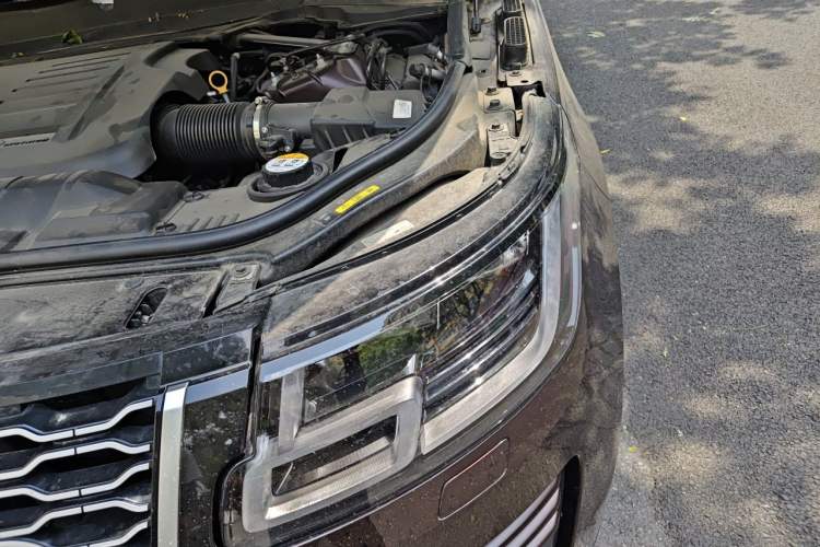 Used Land Rover Range 2021 3.0 L6 Centennial Edition Engine Bay Left